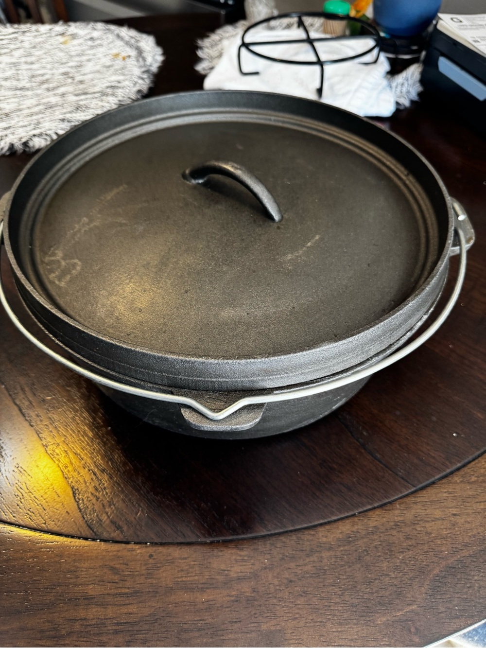 Cast Iron Dutch Oven with Lid and Bail Handle - Black